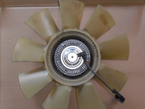 An electronic viscous fan clutch is ­controlled by the PCM of the 6.0L to control engine temperature. The valves in the clutch fan will open or close from commands from the PCM which will increase or decrease the fan speed. 